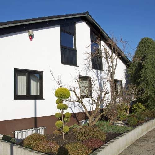 Haus mit getauschten Fenstern